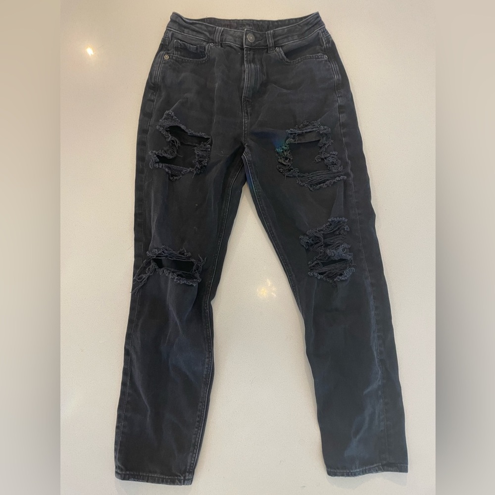 American Eagle black ripped jeans size 2 short